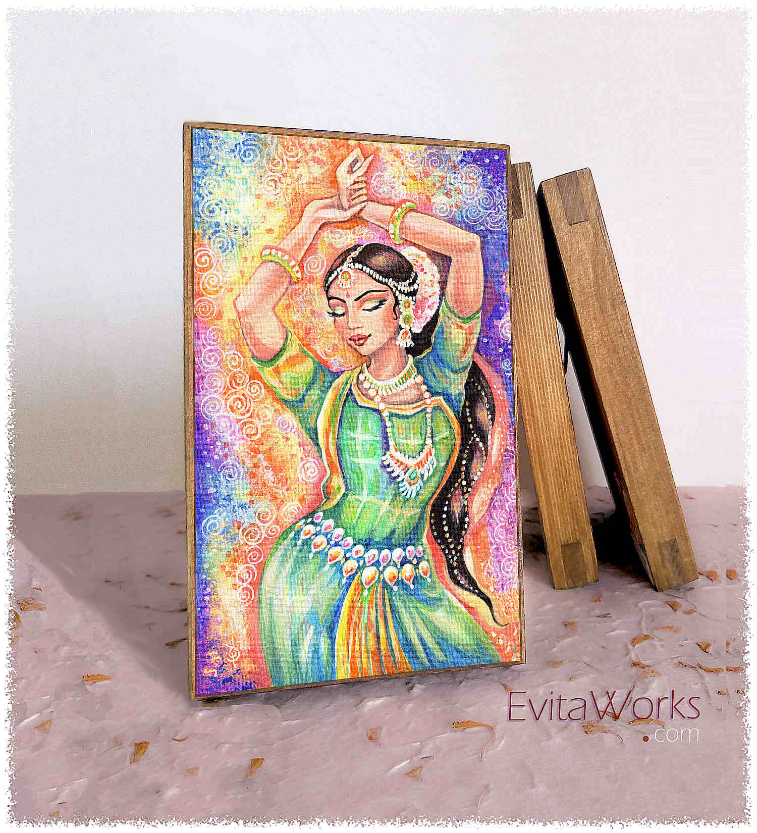 Hit to learn about "Light of Ishwari, Indian dancer" on woodblocks