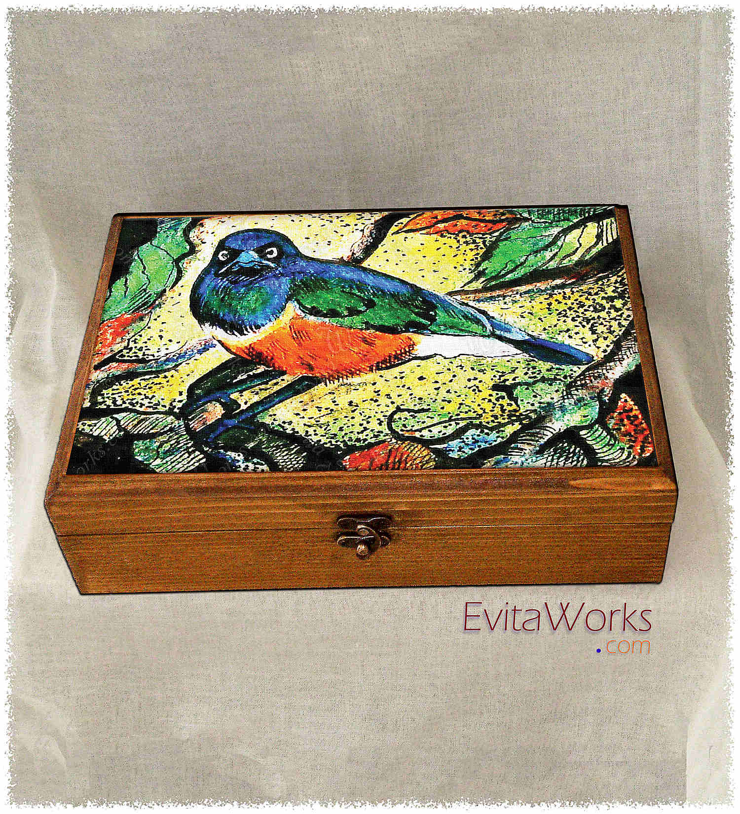 Hit to learn about "Bird in nature illustration 05" on jewelboxes