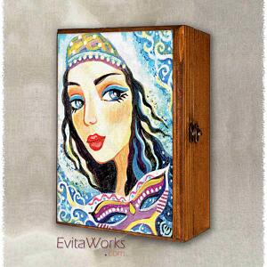 ao east woman 13 bxl ~ EvitaWorks