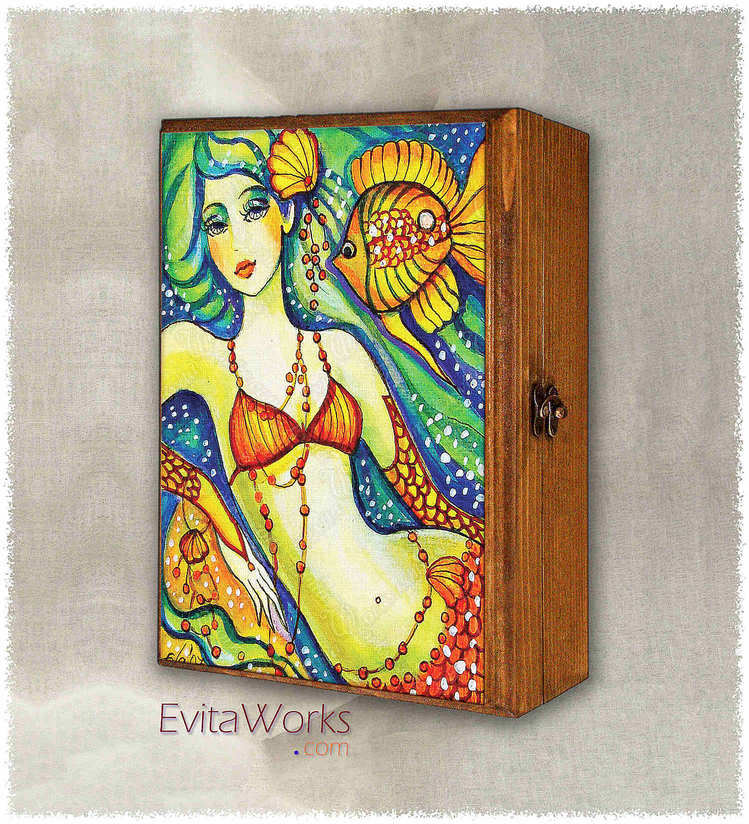 Hit to learn about "Mermaid 47, beautiful female creature" on jewelboxes